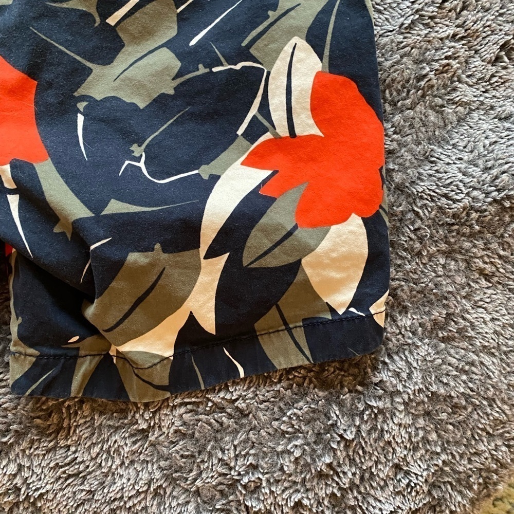 TOMMY HILFIGER Women’s Floral Chino Shorts - Picture 5 of 14